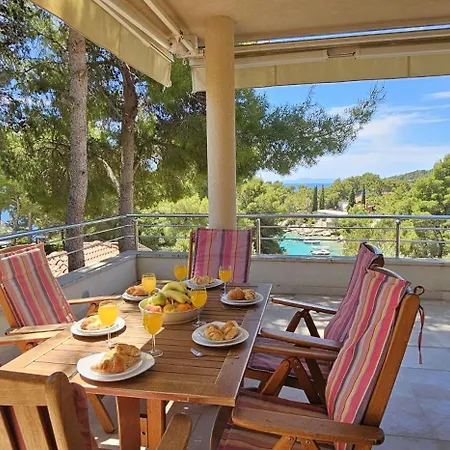 With Garden And Private Pool - Alexandria