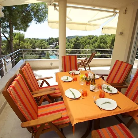 With Garden And Private Pool - Alexandria