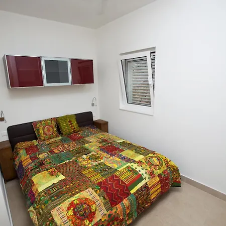 With Garden And Private Pool - Alexandria