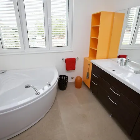 Villa With Garden And Private Pool - Alexandria *