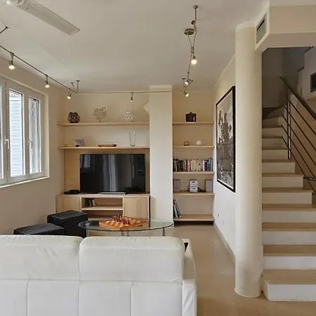 With Garden And Private Pool - Alexandria